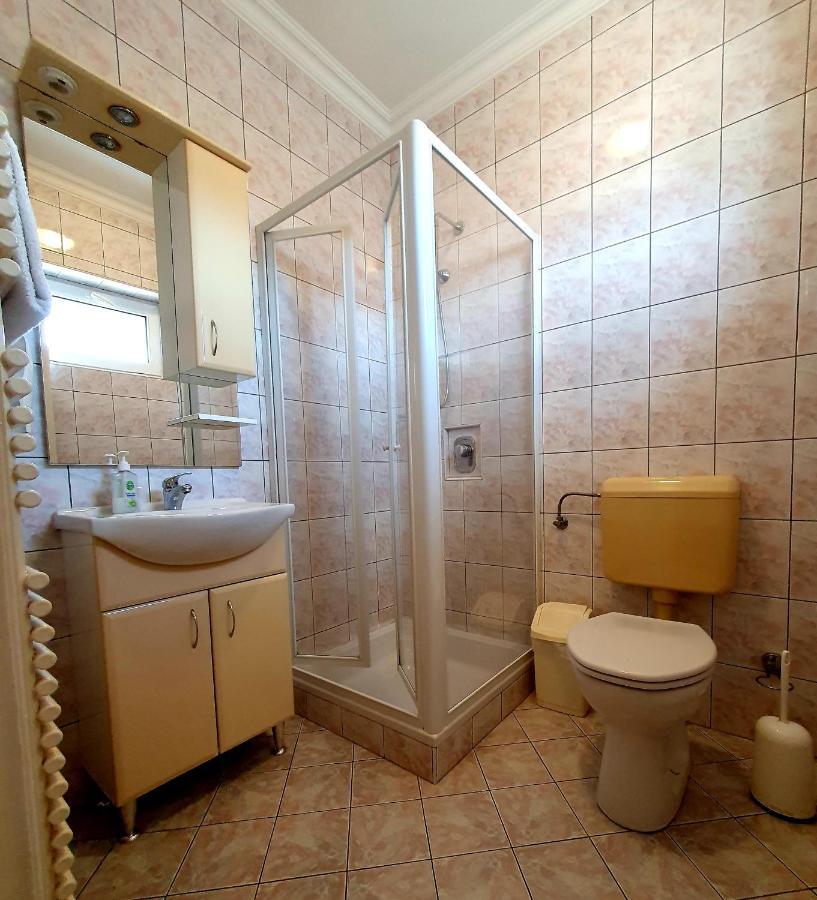 Eva Panzio Hotel Sarvar Ngoại thất bức ảnh