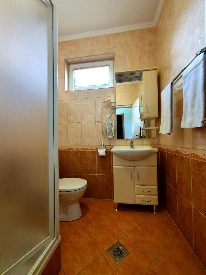 Eva Panzio Hotel Sarvar Ngoại thất bức ảnh