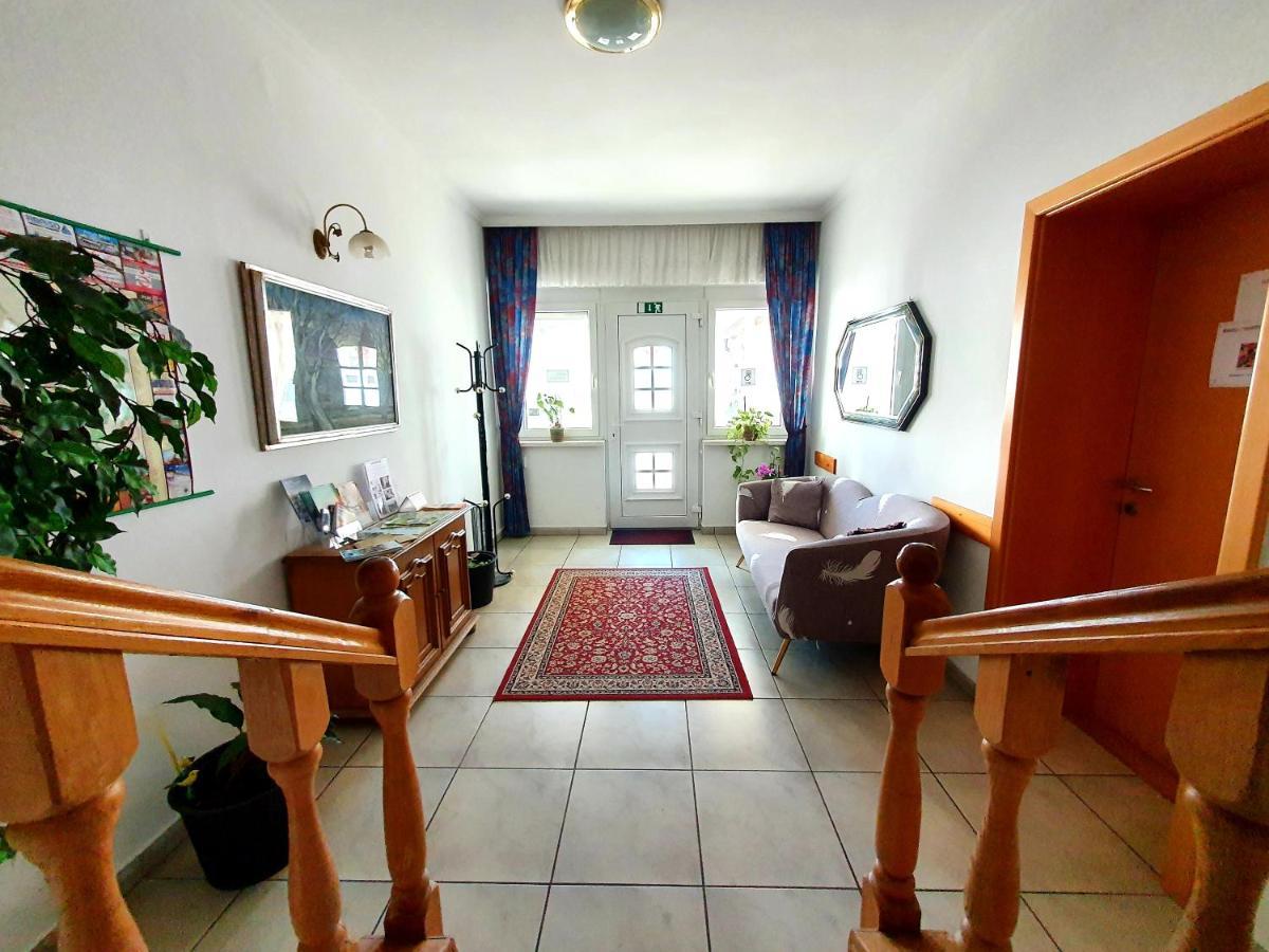 Eva Panzio Hotel Sarvar Ngoại thất bức ảnh