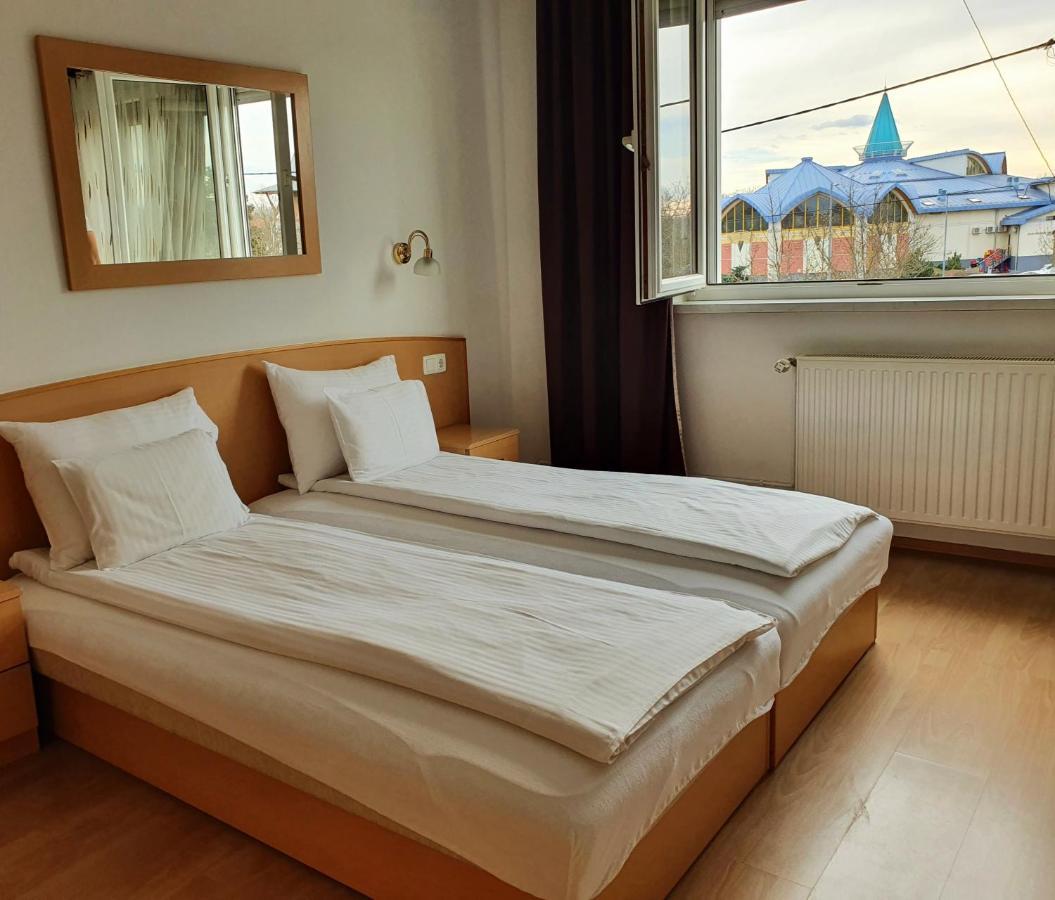 Eva Panzio Hotel Sarvar Ngoại thất bức ảnh