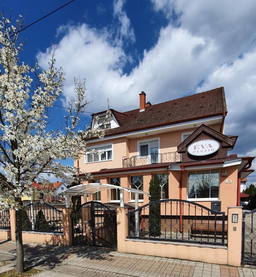 Eva Panzio Hotel Sarvar Ngoại thất bức ảnh