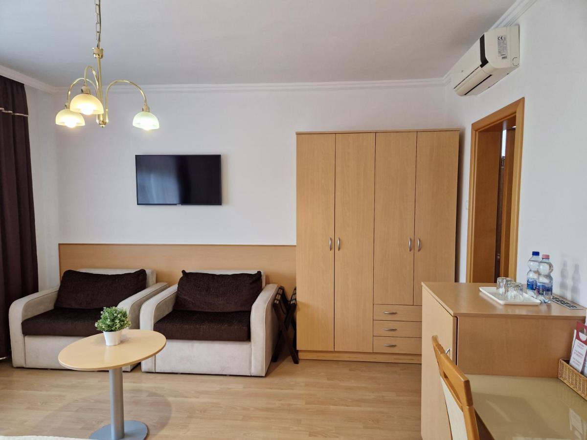 Eva Panzio Hotel Sarvar Ngoại thất bức ảnh
