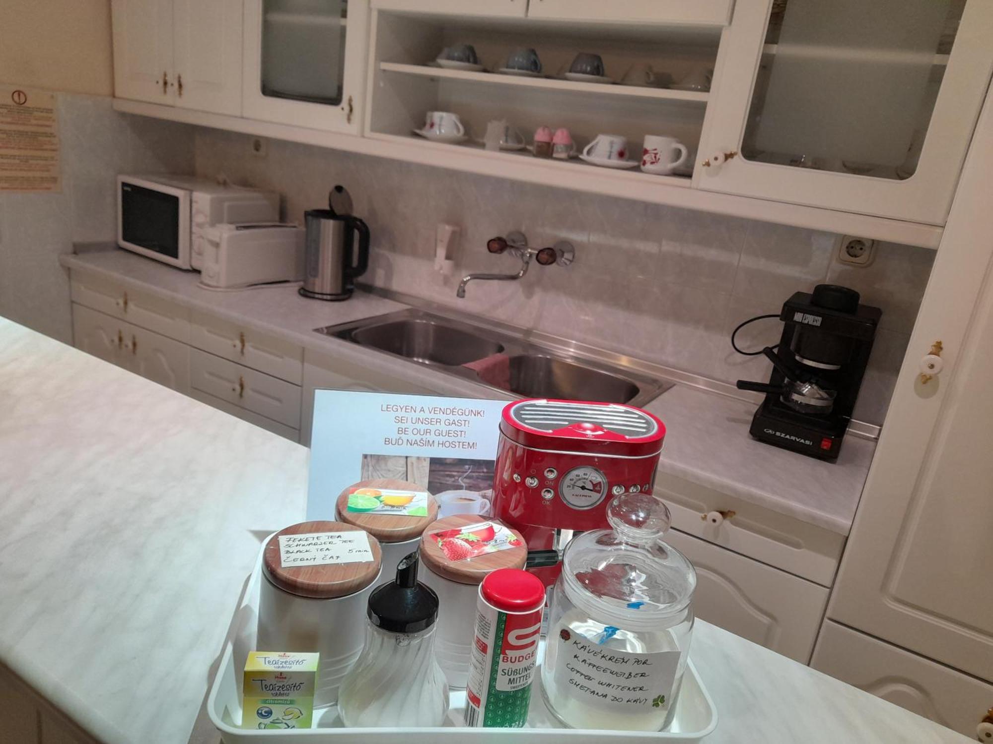 Eva Panzio Hotel Sarvar Ngoại thất bức ảnh
